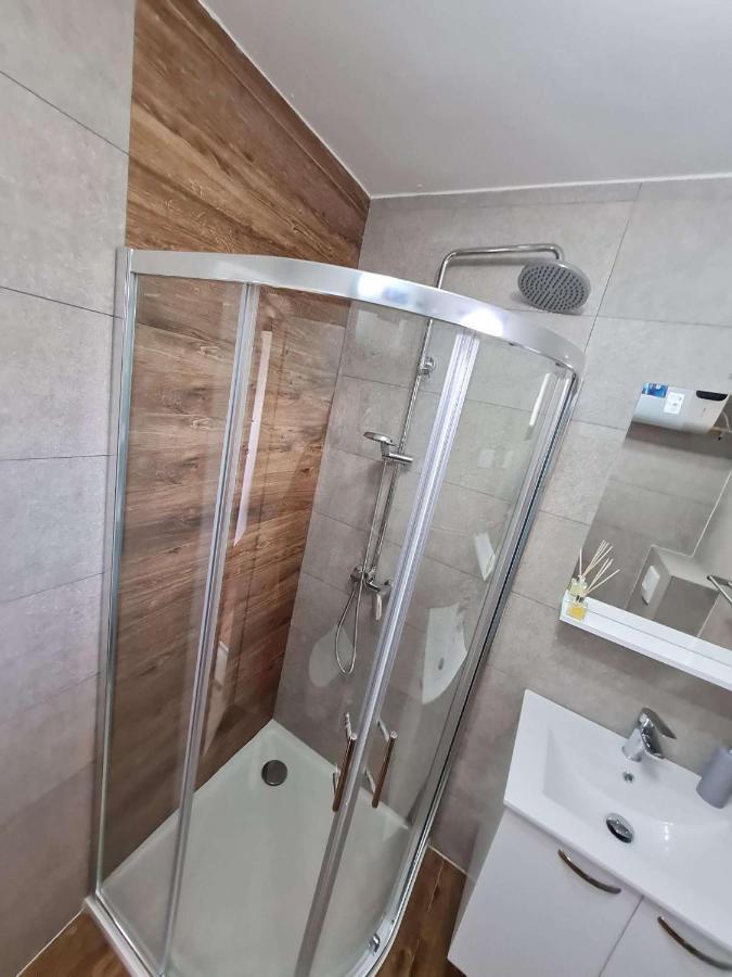 Apartmani Lovre I Zara Exterior foto