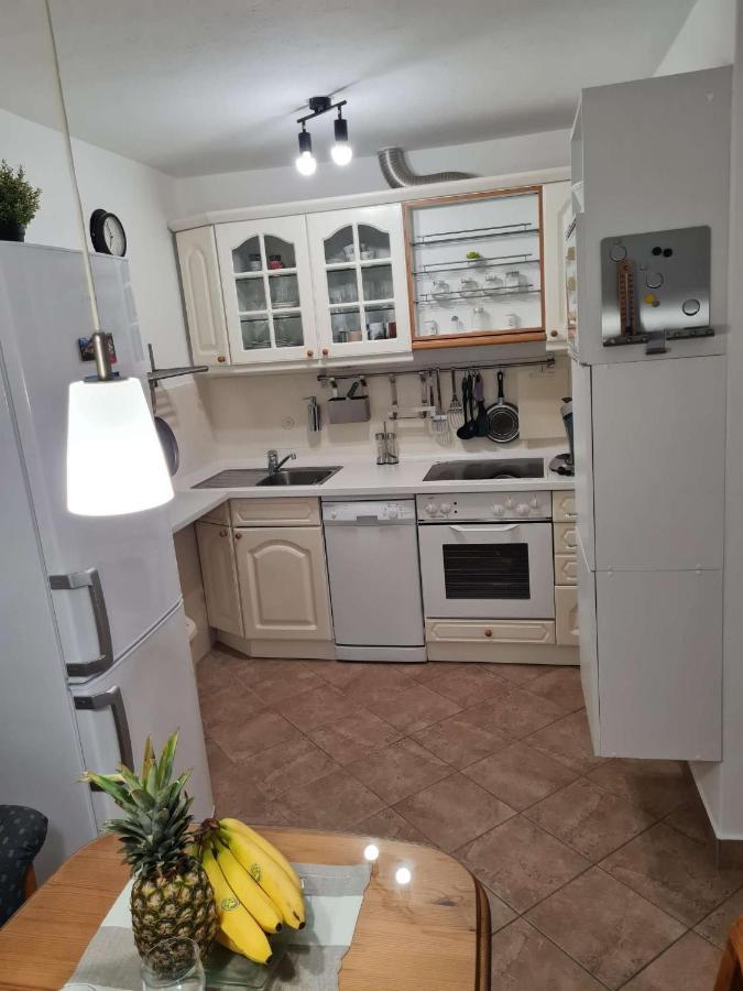 Apartmani Lovre I Zara Exterior foto