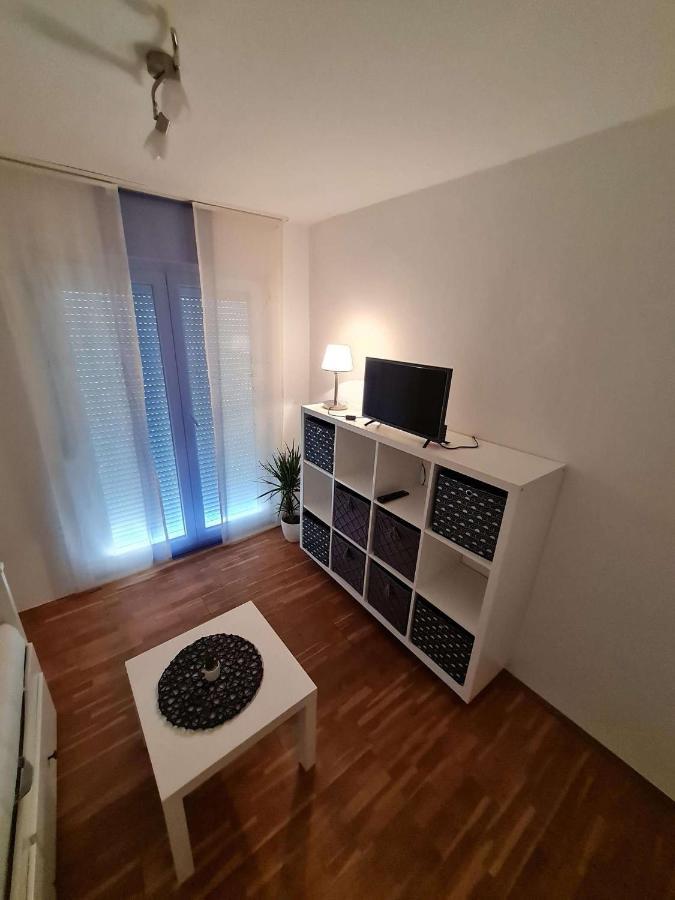 Apartmani Lovre I Zara Exterior foto